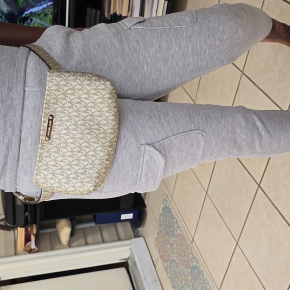 Brand Spanking New Michael Kors Belt Bag(Fanny pack) - Picture 2 of 3